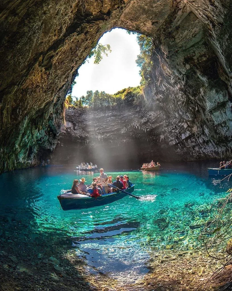 melissani cave kefalonia island