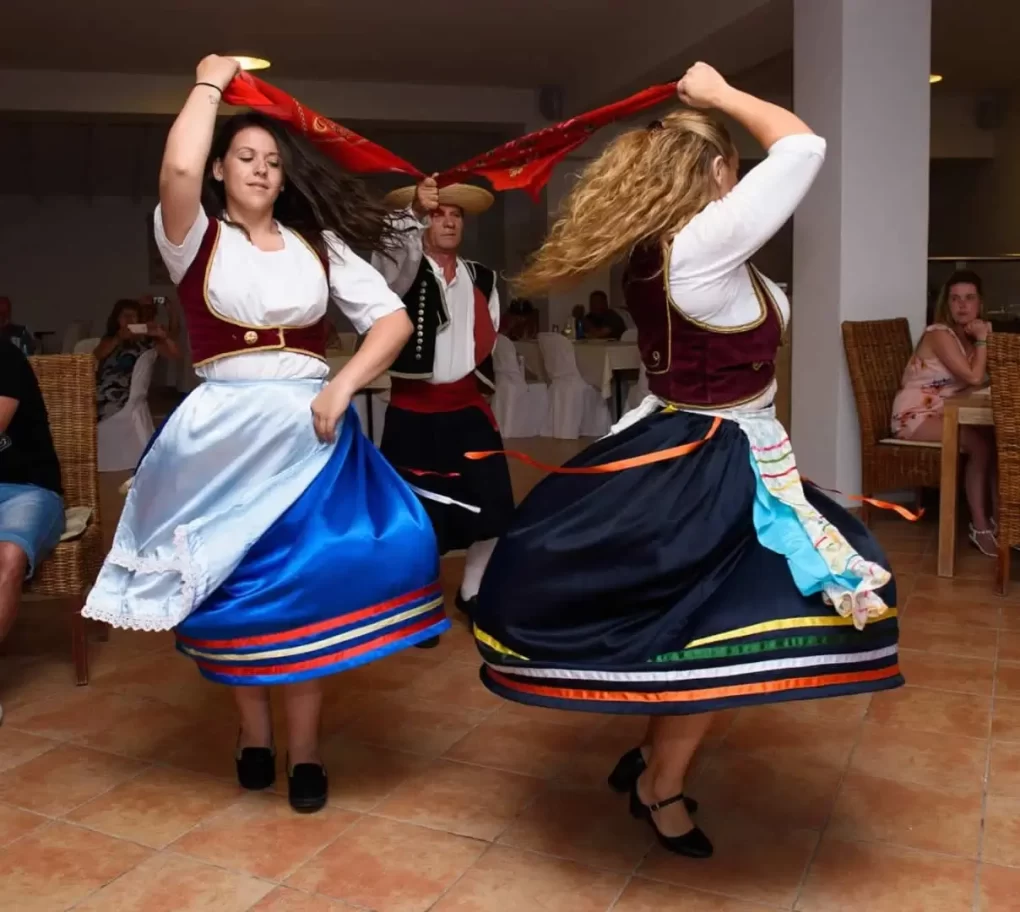 traditional greek dancing kefalonia 001